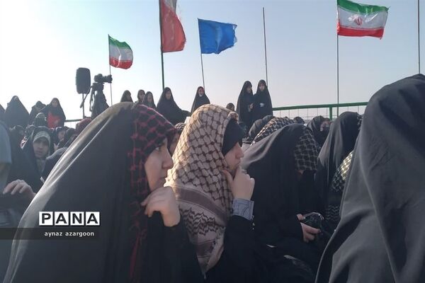حضور دانش‌آموزان قائمشهری در اروندکنار