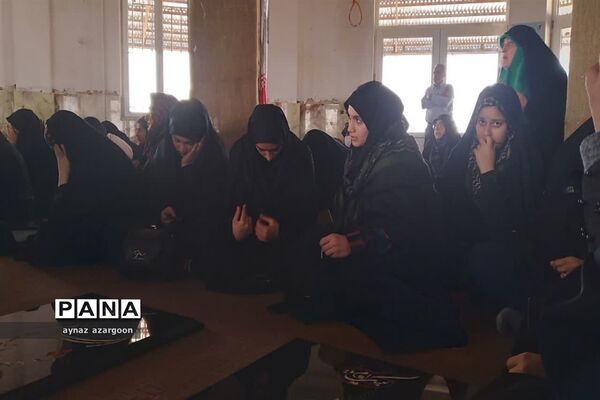 دانش‌آموزان قائمشهری در یادمان هفت تپه