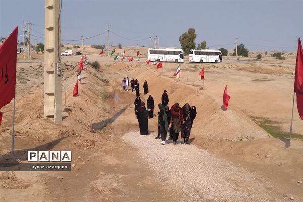 دانش‌آموزان قائمشهری در یادمان هفت تپه