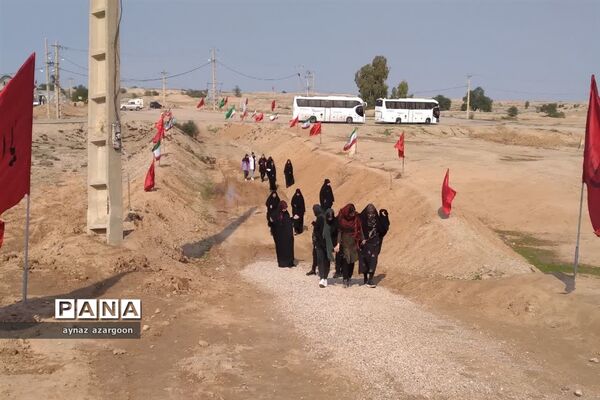 دانش‌آموزان قائمشهری در یادمان هفت تپه