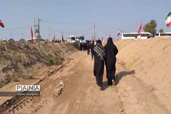 دانش‌آموزان قائمشهری در یادمان هفت تپه