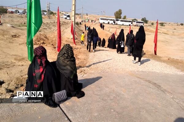 دانش‌آموزان قائمشهری در یادمان هفت تپه