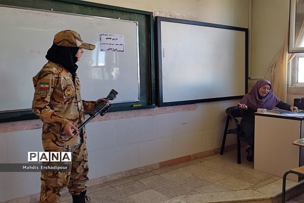 برگزاری دوره عملی نظام جمع در دبیرستان شاهد کوثر شهرستان رباط‌کریم