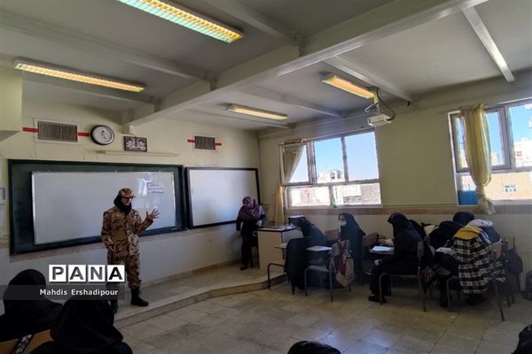 برگزاری دوره عملی نظام جمع در دبیرستان شاهد کوثر شهرستان رباط‌کریم