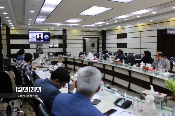 جلسه دبیرخانه استانی اولین دوره پویش کتابخوانی  هیس‌طوری در بوشهر