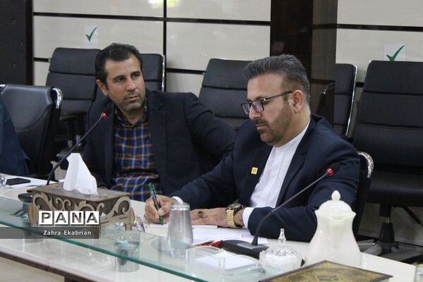 جلسه دبیرخانه استانی اولین دوره پویش کتابخوانی  هیس‌طوری در بوشهر