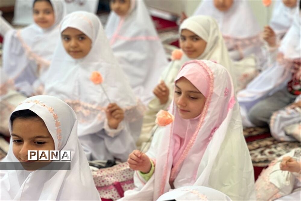 جشن عبادت  ۹۰  نفر از دانش‌آموزان مدرسه  ۹ دی شهرستان قدس
