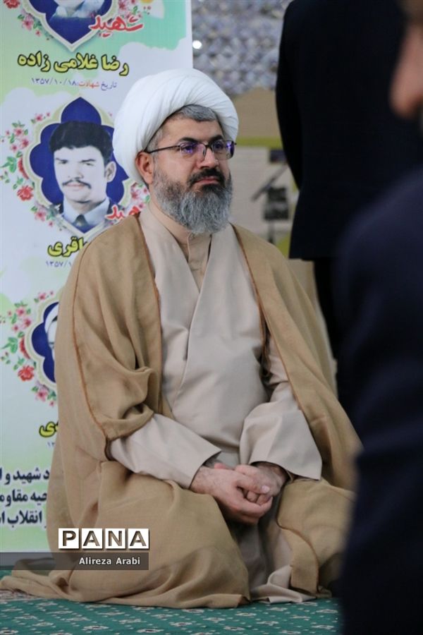 برگزاری نماز جمعه با حضور پرشور مردم کاشمر