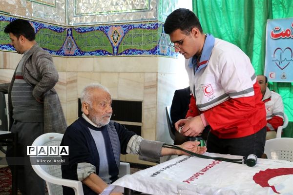 برگزاری نماز جمعه با حضور پرشور مردم کاشمر