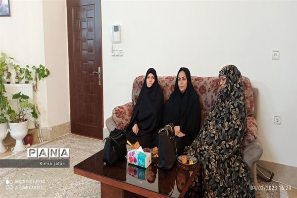 مراسم تجلیل از برادر و فرزند شهید امامی در کاشمر