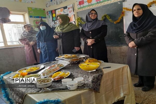 برگزاری جشنواره غذا دبستان حاجیه نوری ملارد در دهه فجر