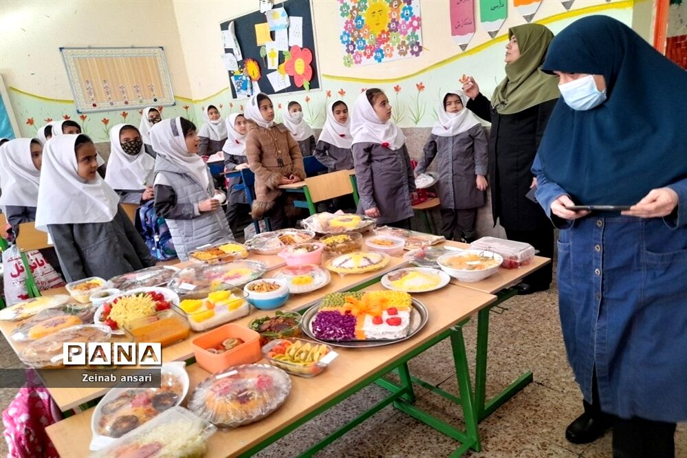 برگزاری جشنواره غذا دبستان حاجیه نوری ملارد در دهه فجر