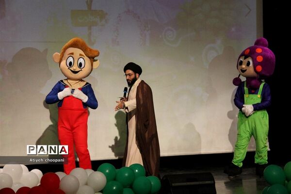 مراسم جشن عبادت دختران دانش‌آموز در فرهنگسرای خاوران