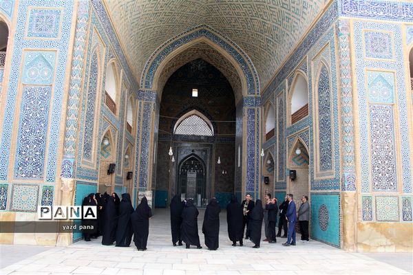 اردوی بازدید از بافت تاریخی یزد ویژه مدیران مدارس ناحیه یک یزد