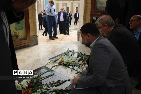 تجدید میثاق با شهدا در بوشهر