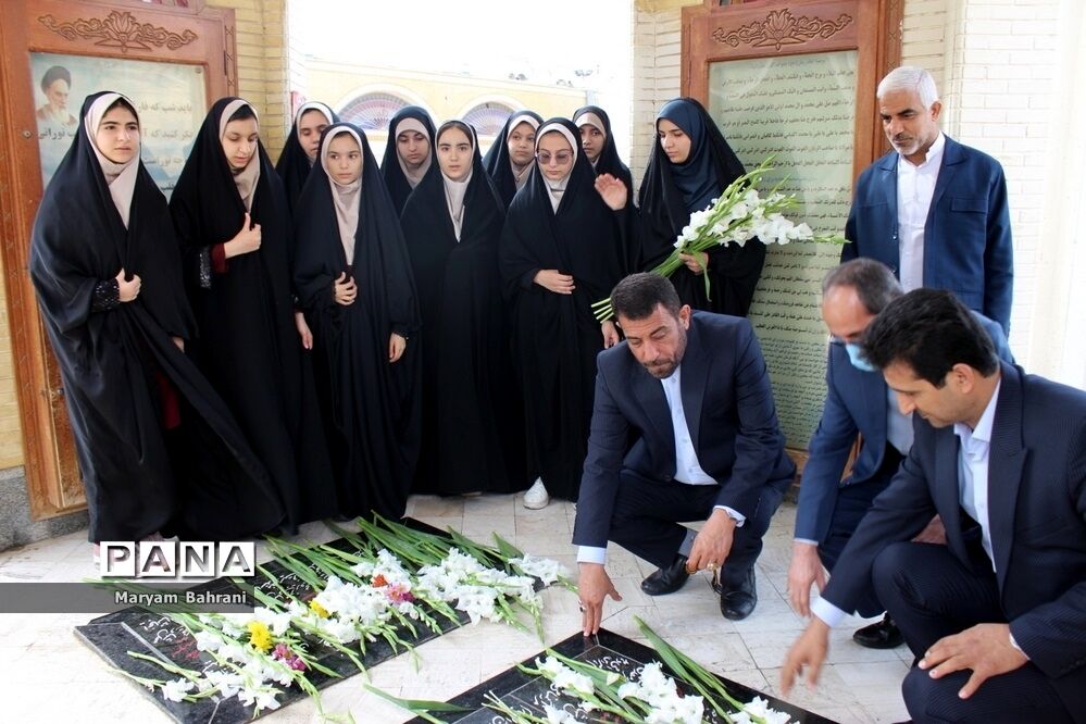 تجدید میثاق با شهدا در بوشهر