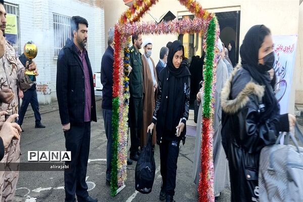 اعزام دانش‌آموزان دختر مدارس منطقه کهریزک به اردوی راهیان نور