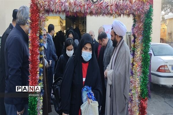 اعزام دانش‌آموزان دختر مدارس منطقه کهریزک به اردوی راهیان نور