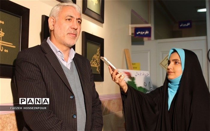 کالاهای دست‌ساز هنرآموزان هنرستان فرزانگان بهارستان‌دو به فروش و عرضه خواهد رسید/ فیلم