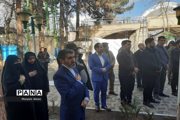 غبارروبی و عطر افشانی گلزار شهدای امامزاده عمادالدین (ع) در شهرستان رباط‌کریم