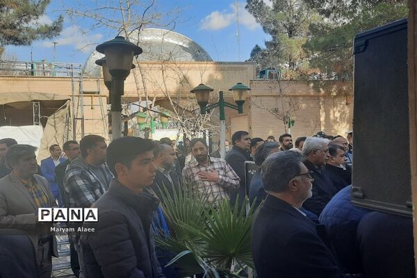 غبارروبی و عطر افشانی گلزار شهدای امامزاده عمادالدین (ع) در شهرستان رباط‌کریم