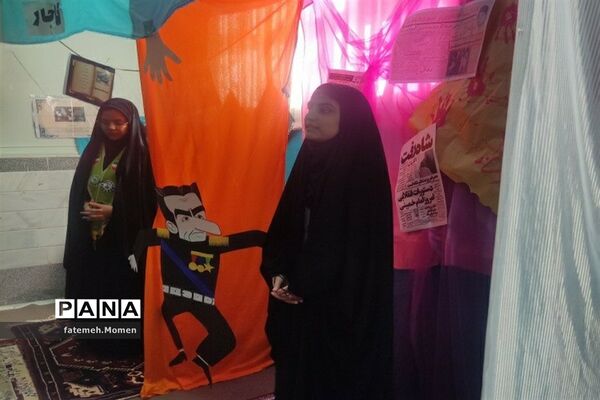 آیین جشن سالگرد پیروزی انقلاب اسلامی در دبیرستان حضرت خدیجه(س) جعفرآباد