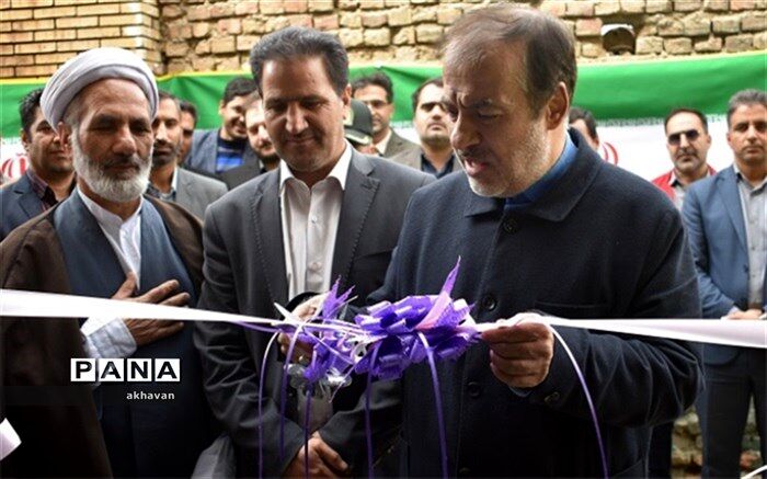 نمایشگاه دستاوردهای  انقلاب اسلامی در بهاباد برپا شد