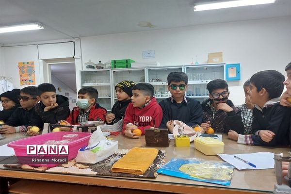 بازدید دانش‌آموزان ابتدایی دبستان سعدی یک از پژوهش‌سرای دانش‌آموزی