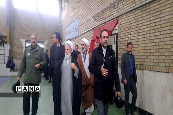 برگزاری جشن انقلاب دانش‌آموزان آموزشگاه رئیس‌زاده