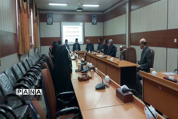 دیدار عوامل اجرایی نشریه امور جوانان خلیل آباد با مادر شهیدان رمضانی