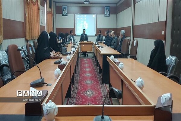 دیدار عوامل اجرایی نشریه امور جوانان خلیل آباد با مادر شهیدان رمضانی