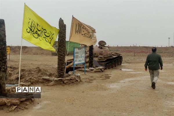 بدرقه دانش‌آموزان دختر شهرستان امیدیه به اردوی راهیان نور