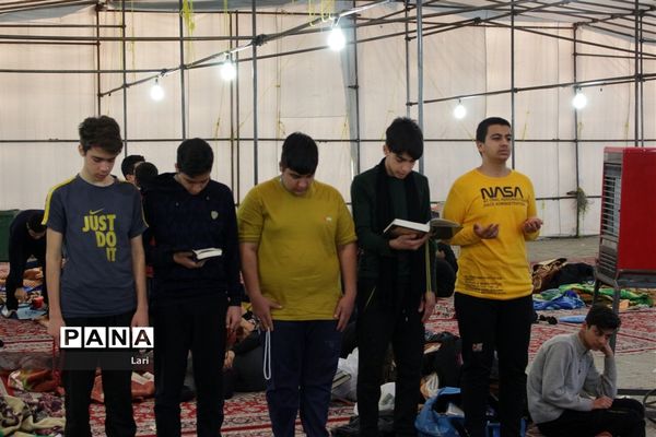 اعتکاف بزرگ دانش‌آموزی در مسجد سید اصفهان 3