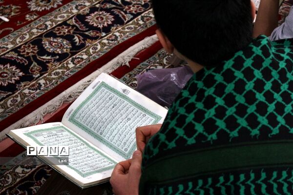 اعتکاف بزرگ دانش‌آموزی در مسجد سید اصفهان 3