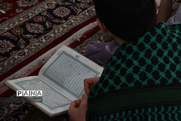 اعتکاف بزرگ دانش‌آموزی در مسجد سید اصفهان 3