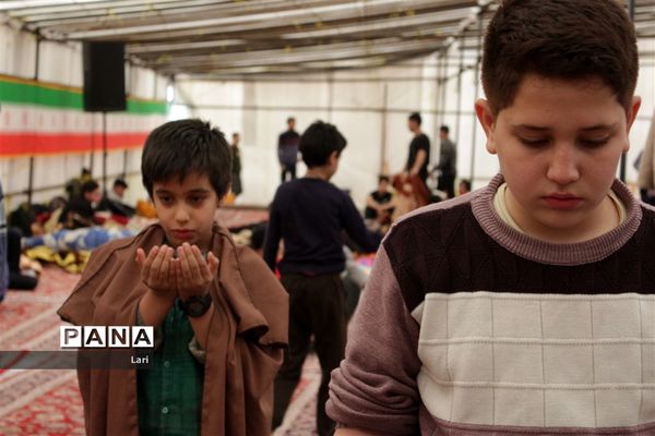 اعتکاف بزرگ دانش‌آموزی در مسجد سید اصفهان 3