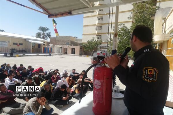 برگزاری دوره آموزشی آتش نشانی در مدارس جهرم