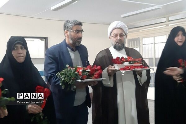 مراسم بدرقه اردوی راهیان نور در قیامدشت