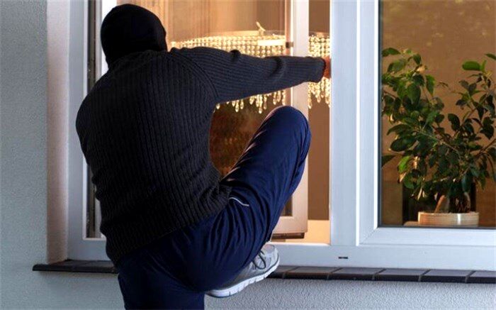 توصیه پلیس به مردم برای نگهداری طلا، سکه و ارز در صندوق امانات بانک‌ها