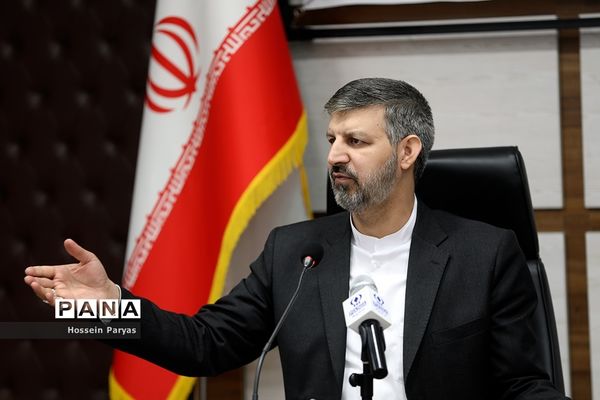 نشست خبری معاون پرورشی و فرهنگی وزیر آموزش و پرورش و رئیس سازمان دانش‌آموزی با اصحاب رسانه