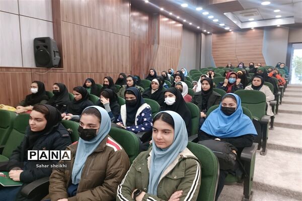 برگزاری نشست پرسش و پاسخ شورای دانش‌آموزی ملارد با مسئولان شهری