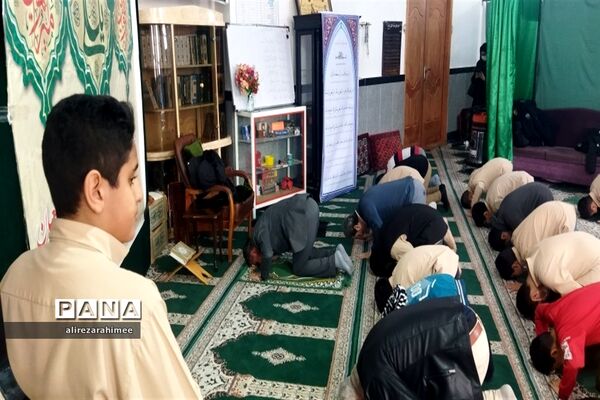 برگزاری ویژه‌برنامه‌ پیش اجلاسیه نماز و محفل انس با قرآن در فیروزکوه