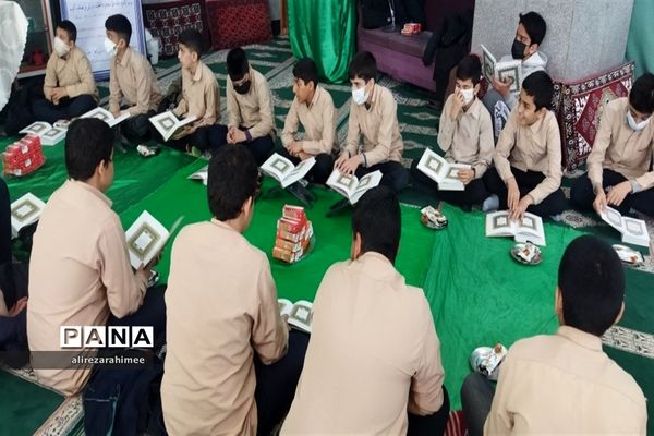 برگزاری ویژه‌برنامه‌ پیش اجلاسیه نماز و محفل انس با قرآن در فیروزکوه