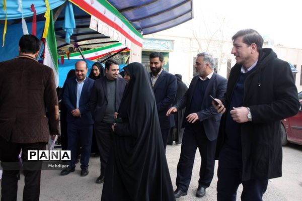 نمایشگاه دست‌سازه‌های دانش‌آموزی مدارس بخش جوادآباد