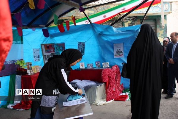 نمایشگاه دست‌سازه‌های دانش‌آموزی مدارس بخش جوادآباد