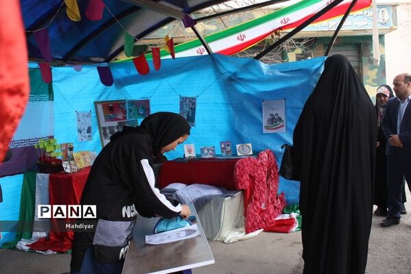 نمایشگاه دست‌سازه‌های دانش‌آموزی مدارس بخش جوادآباد