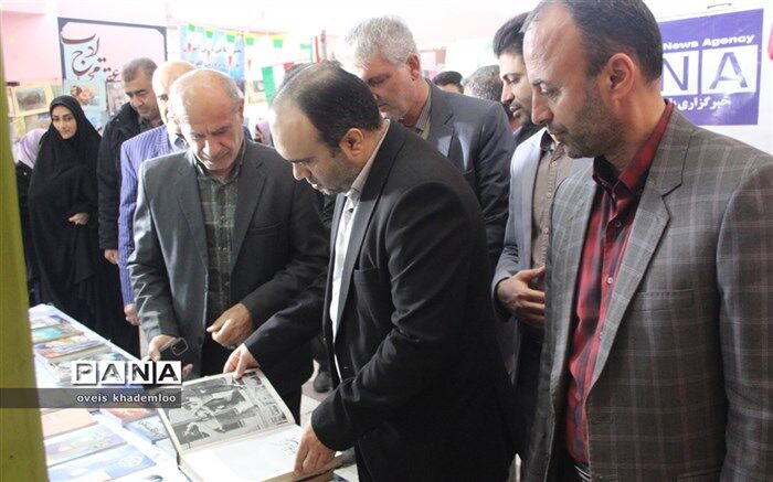 آغاز به کار نمایشگاه مطبوعات و رسانه در گلوگاه