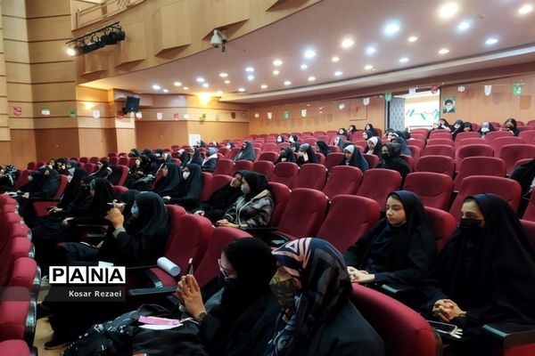 نشست دانش‌آموزی «خوشه پروین» درقم