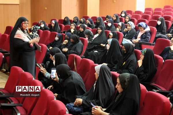 نشست دانش‌آموزی «خوشه پروین» درقم