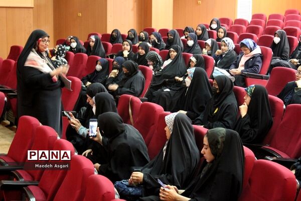 نشست دانش‌آموزی «خوشه پروین» درقم